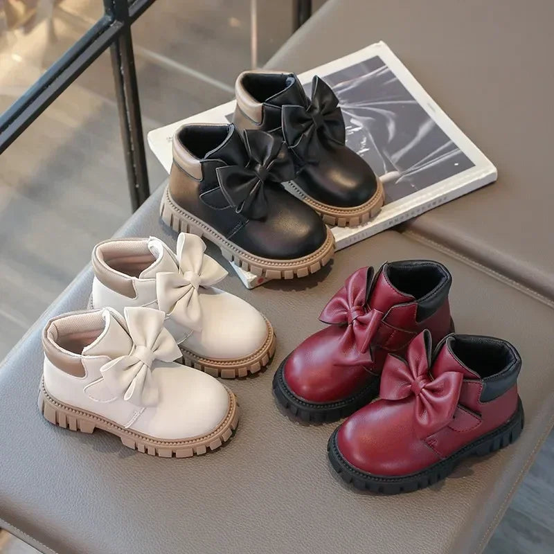 Bota Infantil Cano Curto com Laço e Solado Antiderrapante Lenogue