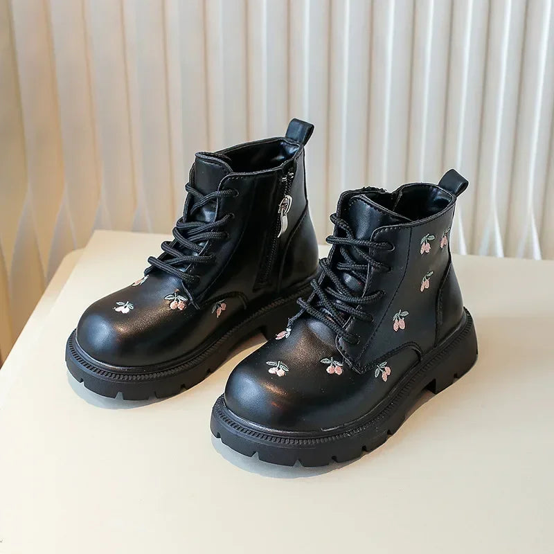 Bota Infantil de Cano Curto Couro com Bordado Floral Lenogue Preto / 25-26