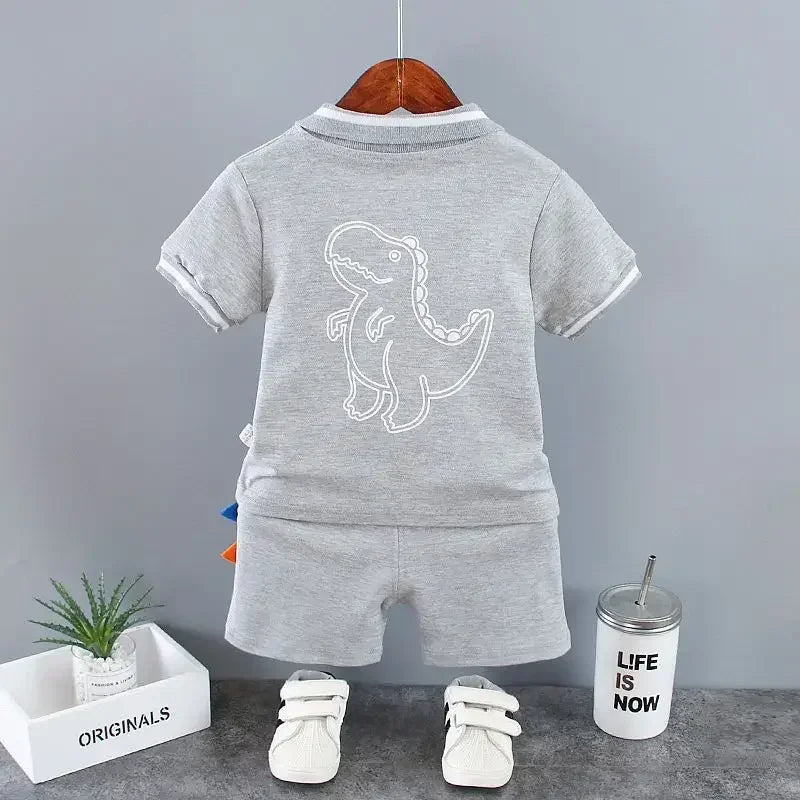 Conjunto Infantil Camisa Gola Polo Dinossauro com Shorts Modelo Lenogue