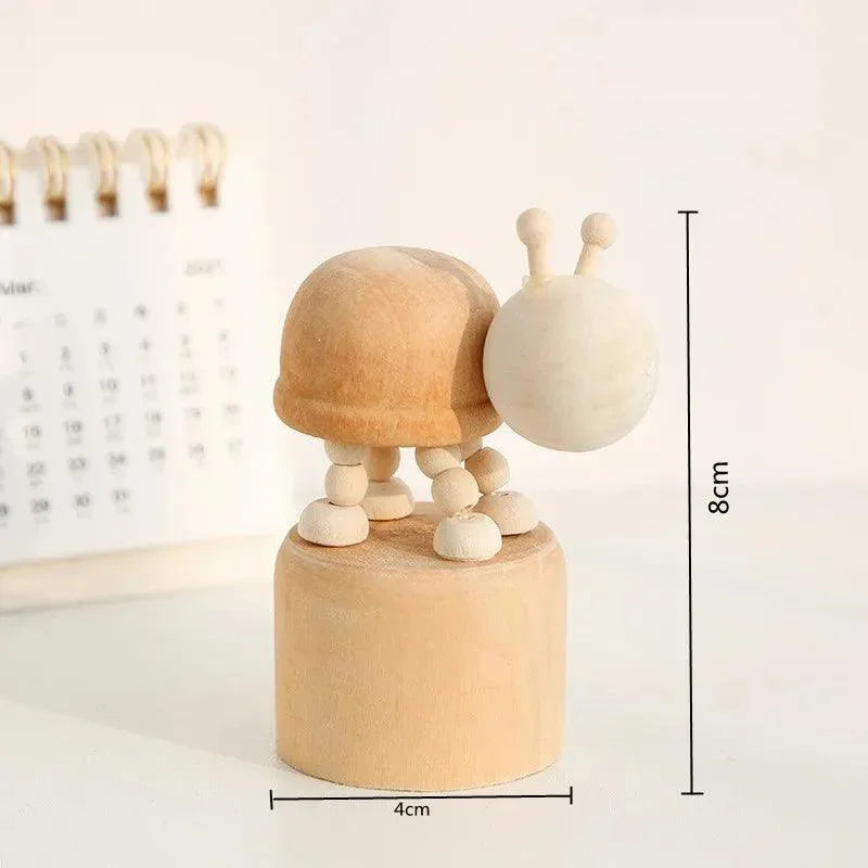 Estatueta Infantil Artesanal de Madeira Natural Lenogue Joaninha