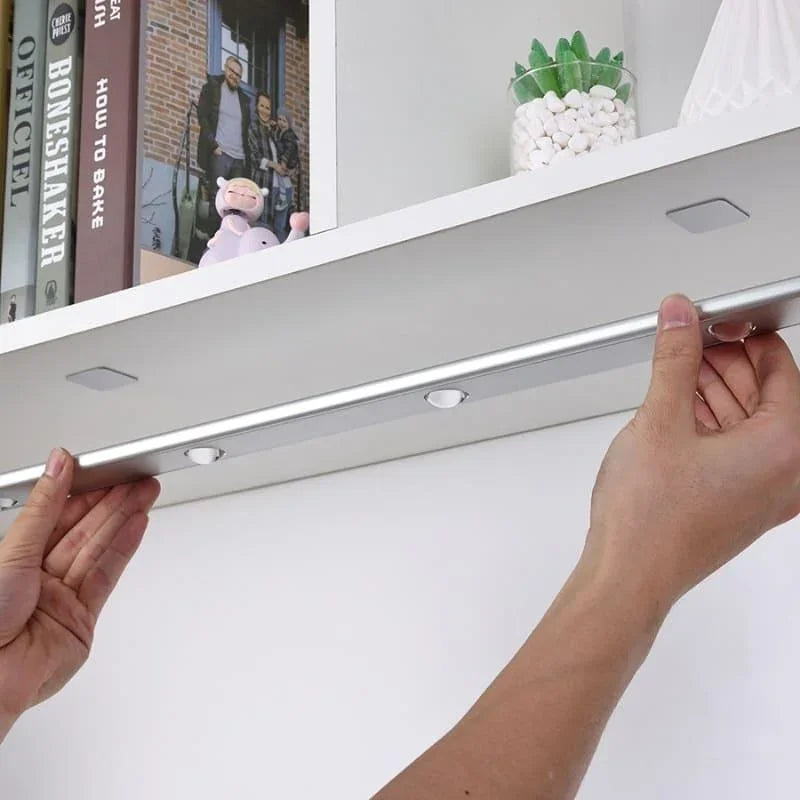 Luminária de LED Magnética com Sensor de Movimento Lenogue