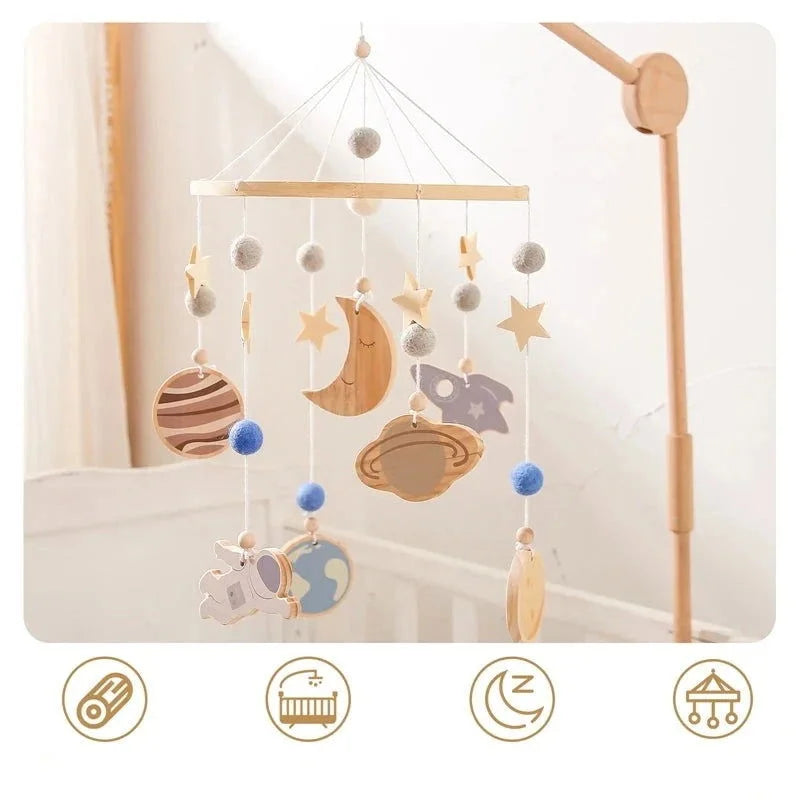 Mobile Infantil Madeira Astronauta com Sino Lenogue