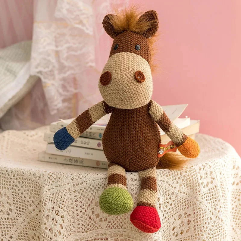 Pelúcia Infantil Cavalo de Crochê Marrom Lenogue - 35 Cm