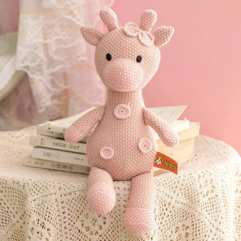 Pelúcia Infantil Cervo de Crochê Lenogue Rosa - 35 Cm