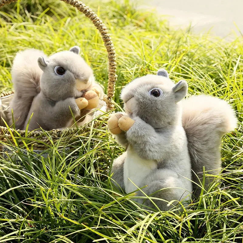 Pelúcia Infantil Esquilo Realista Cauda Fluffy Lenogue