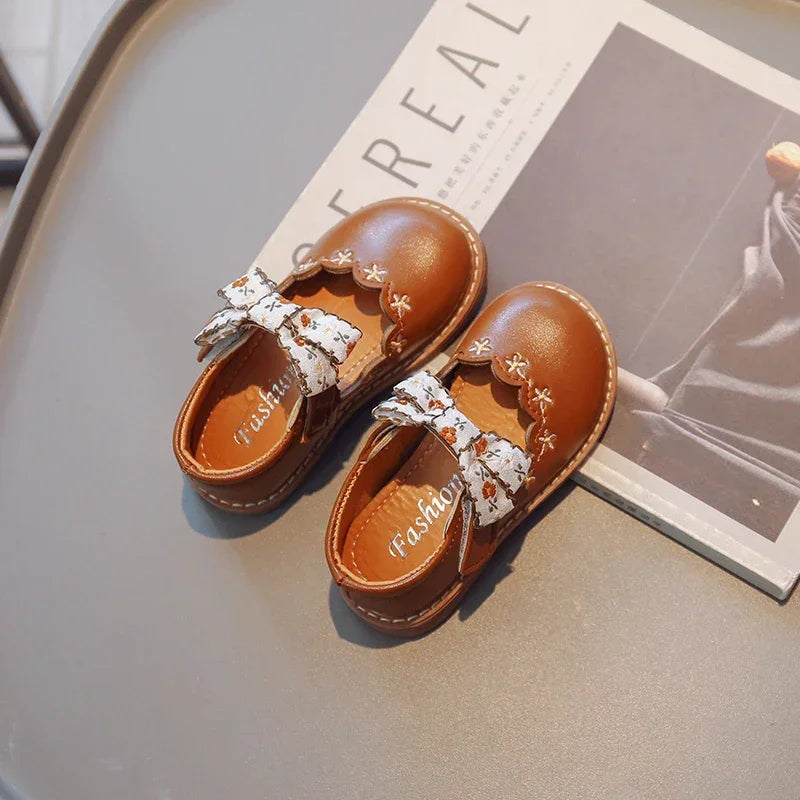 Sandália Infantil com Flor e Laço Solado Macio Antiderrapante Lenogue