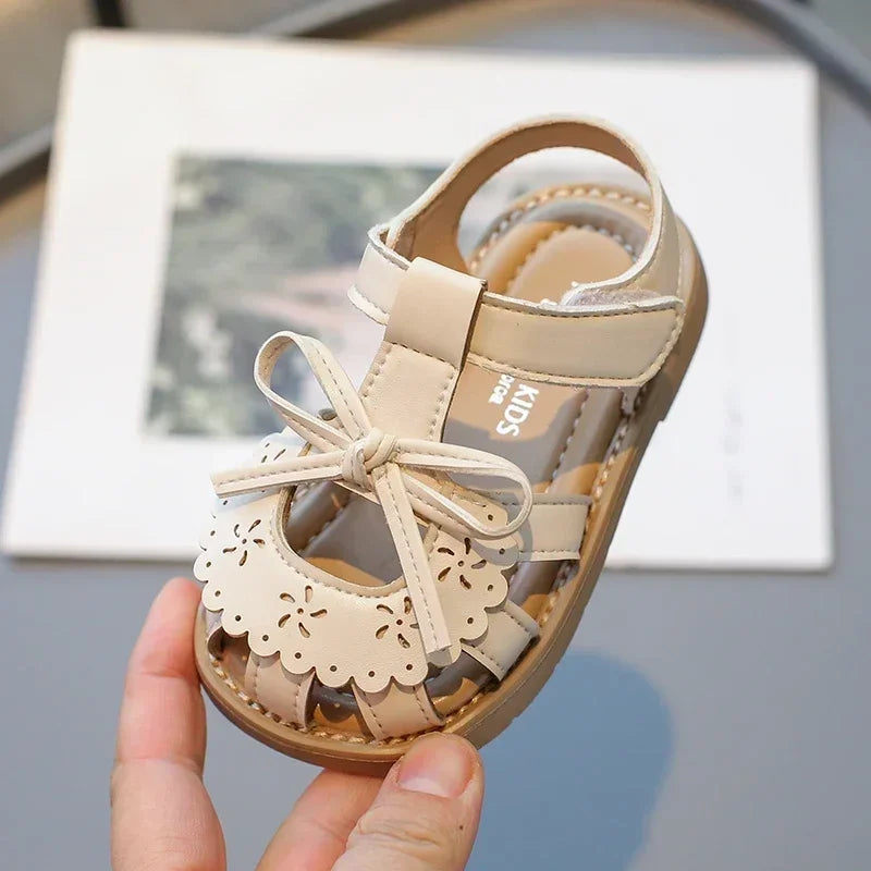 Sandália Infantil com Laço Antiderrapante Solado Macio Bege Lenogue / 21-22