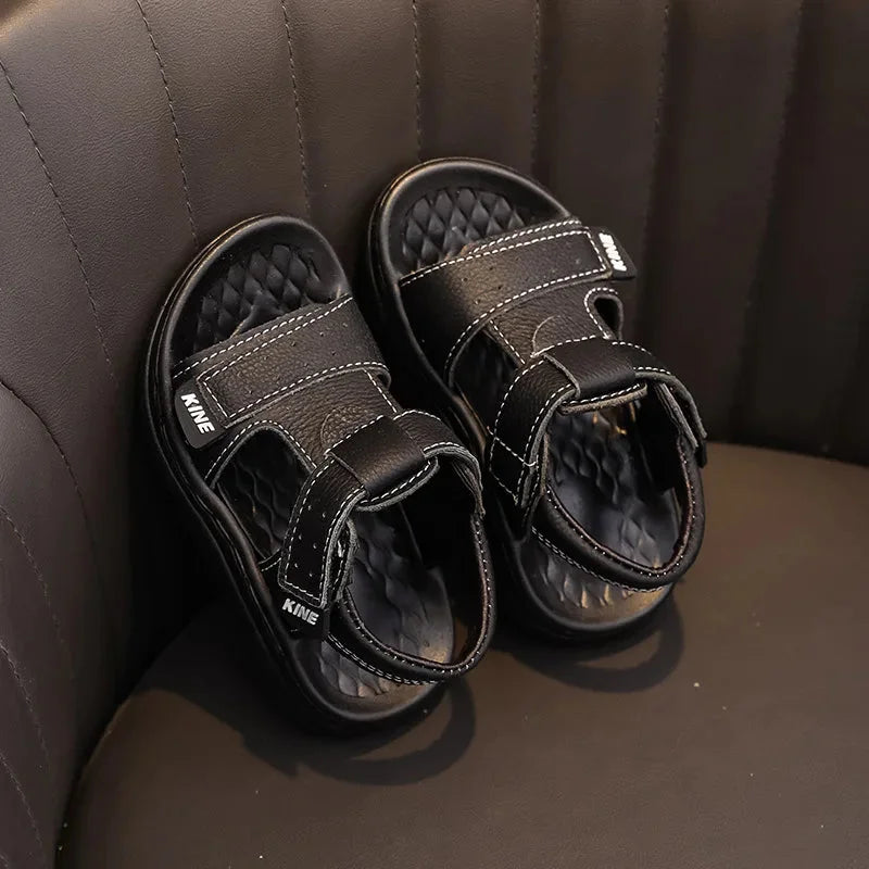 Sandália Infantil de Couro Legítimo com Solado Macio Lenogue Preto / 21-22