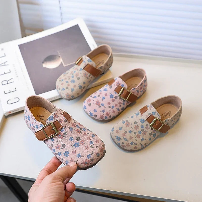 Sapatilha Infantil Floral de Couro com Solado Macio Lenogue