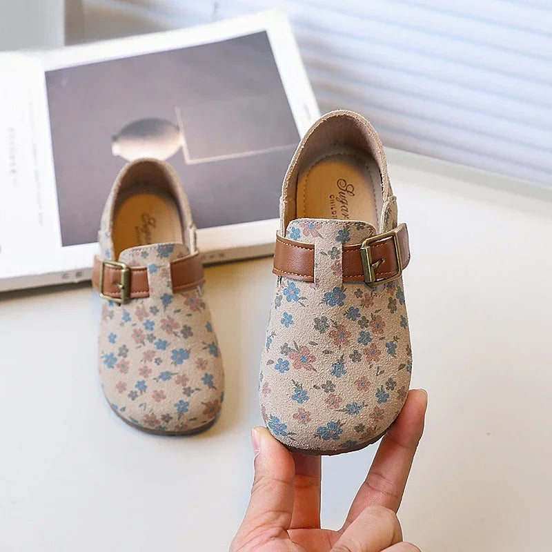 Sapatilha Infantil Floral de Couro com Solado Macio Lenogue Bege / 23-24