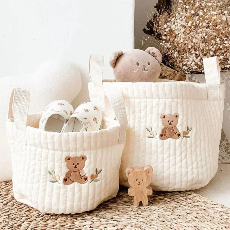 Bolsa de Fraldas Bordado Urso Bege para Bebês Lenogue Itens Essenciais
