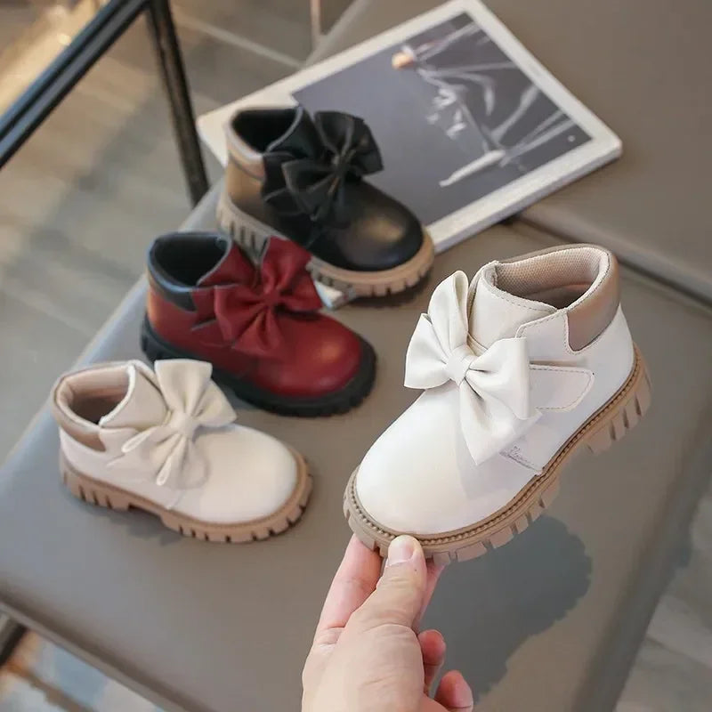 Bota Infantil Cano Curto com Laço e Solado Antiderrapante Lenogue