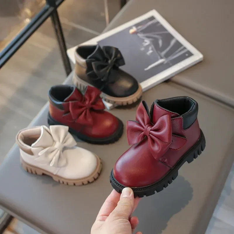 Bota Infantil Cano Curto com Laço e Solado Antiderrapante Lenogue