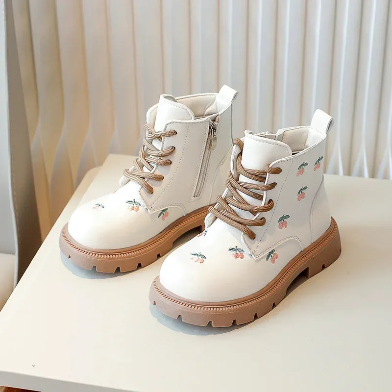 Bota Infantil de Cano Curto Couro com Bordado Floral Lenogue Bege / 25-26