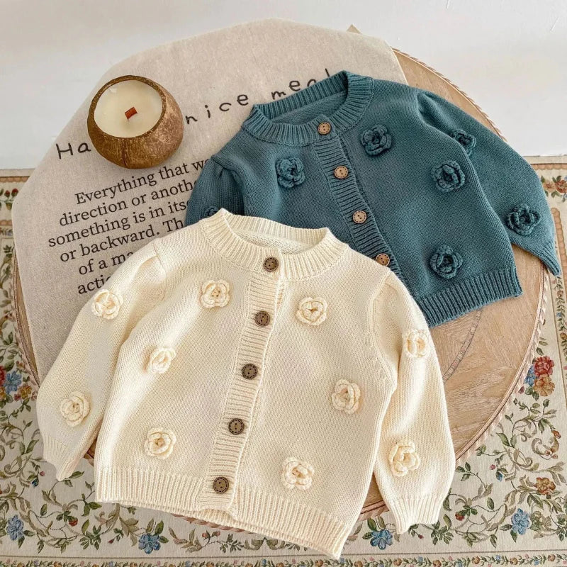 Cardigan Refinado Petúnia Lenogue para Crianças com Apliques de Flores Bege / 0-6 Meses