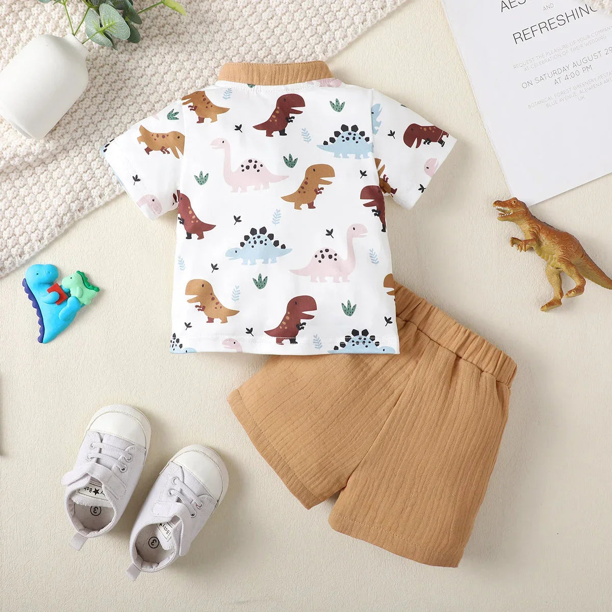 Conjunto Infantil Bege com Estampa de Dinossauro Lenogue / 0-3 Meses