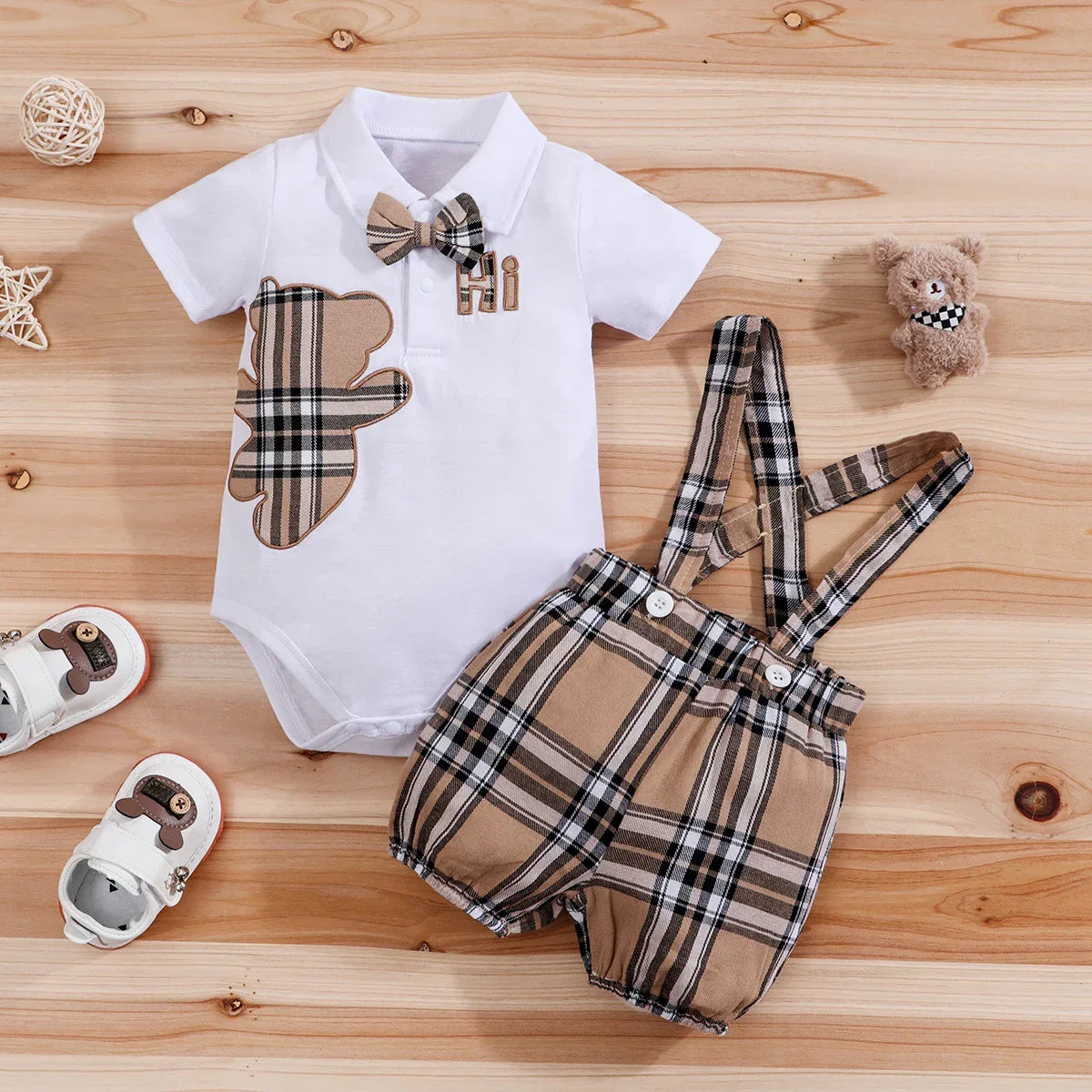 Conjunto Infantil Body Xadrez com Suspensório Modelo Urso Lenogue Branco e Marrom / 0-3 Meses