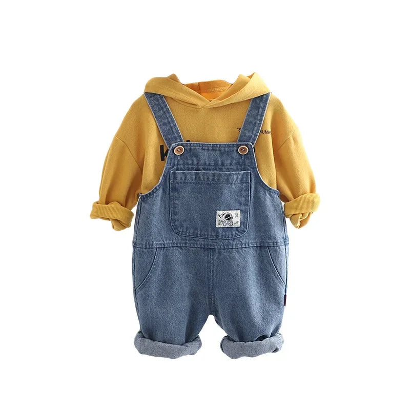 Conjunto Infantil com Moletom e Jardineira Jeans para Meninos Lenogue