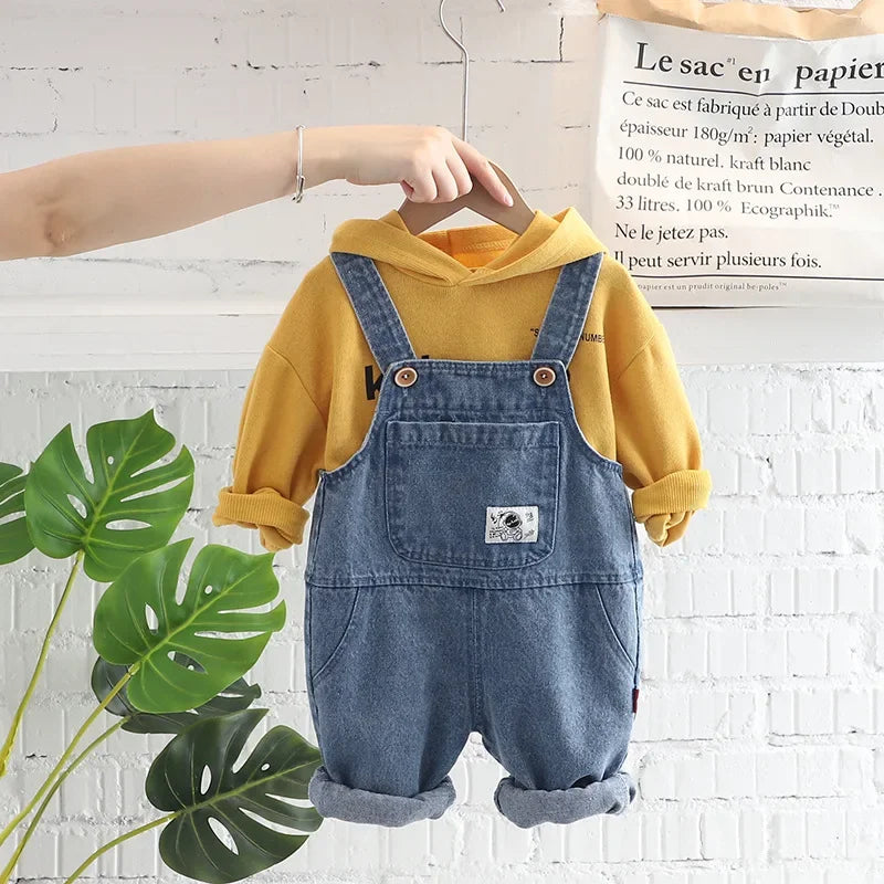 Conjunto Infantil com Moletom e Jardineira Jeans para Meninos Lenogue Amarelo / P