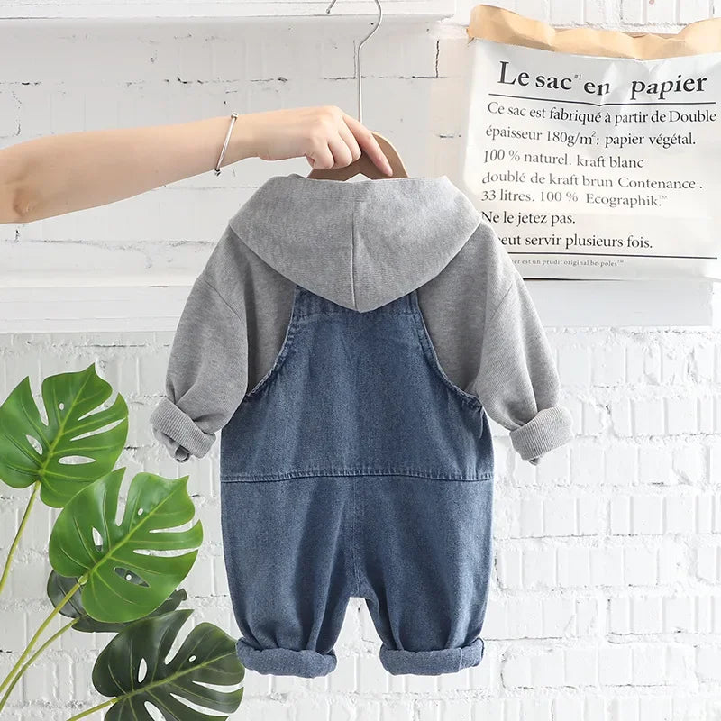 Conjunto Infantil com Moletom e Jardineira Jeans para Meninos Lenogue