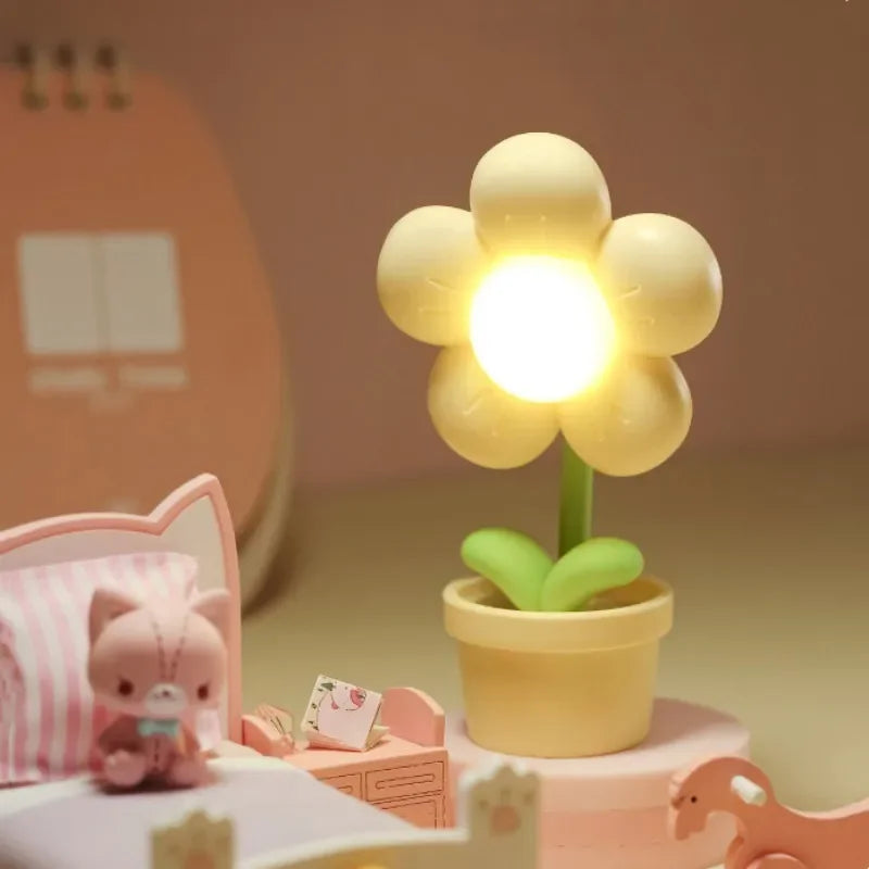 Luminária Infantil Led Mini Flor Rosa para Decoração de Quarto Mod. a / 7 x 4 x 12 Cm