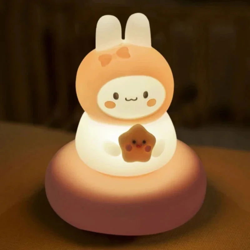 Luminária Led Animal Fofo com Sensor de Toque para Quarto Infantil Mod. Coelhinho com Capuz