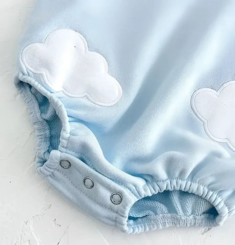 Macacão Romper Infantil Estampa Nuvens Lenogue