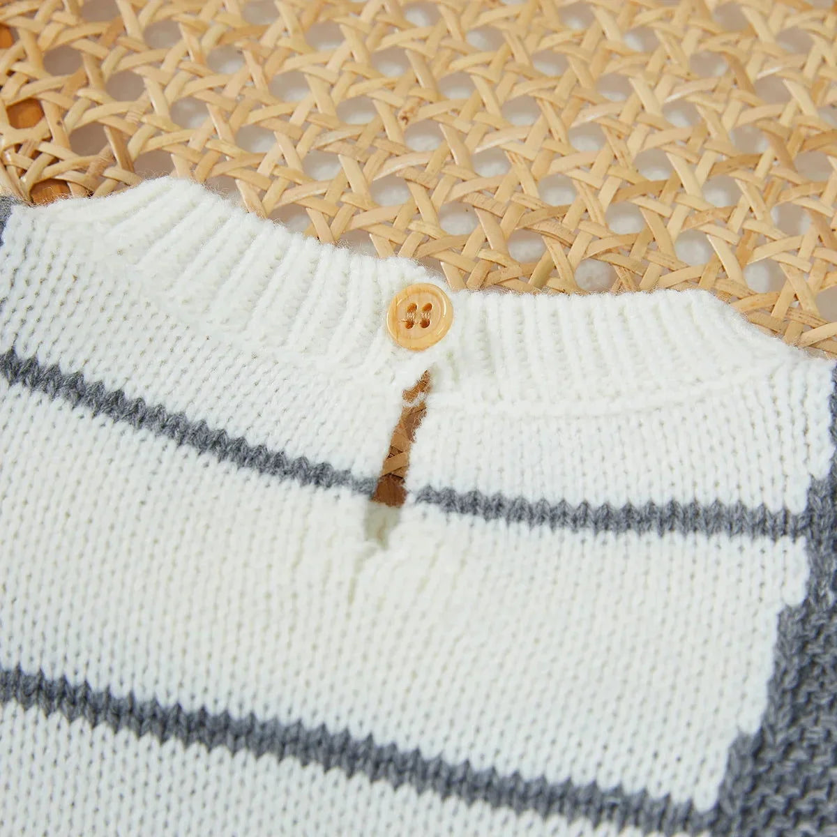 Macacão Romper Infantil Tricot Listrado Lenogue