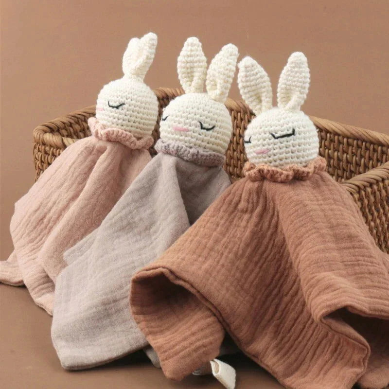 Naninha Macia de Algodão com Coelhinho Crochet Lenogue para Proporcionar Conforto