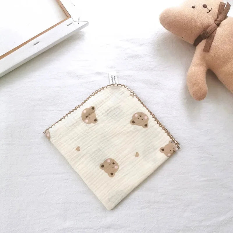Paninho Infantil Boca Musselina Algodão Branco Lenogue Teddy & Corações