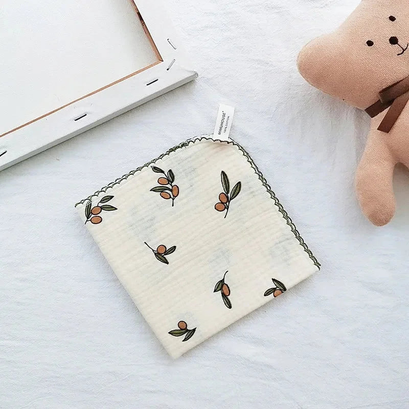 Paninho Infantil Boca Musselina Algodão Branco Lenogue Frutinhas Amarelas