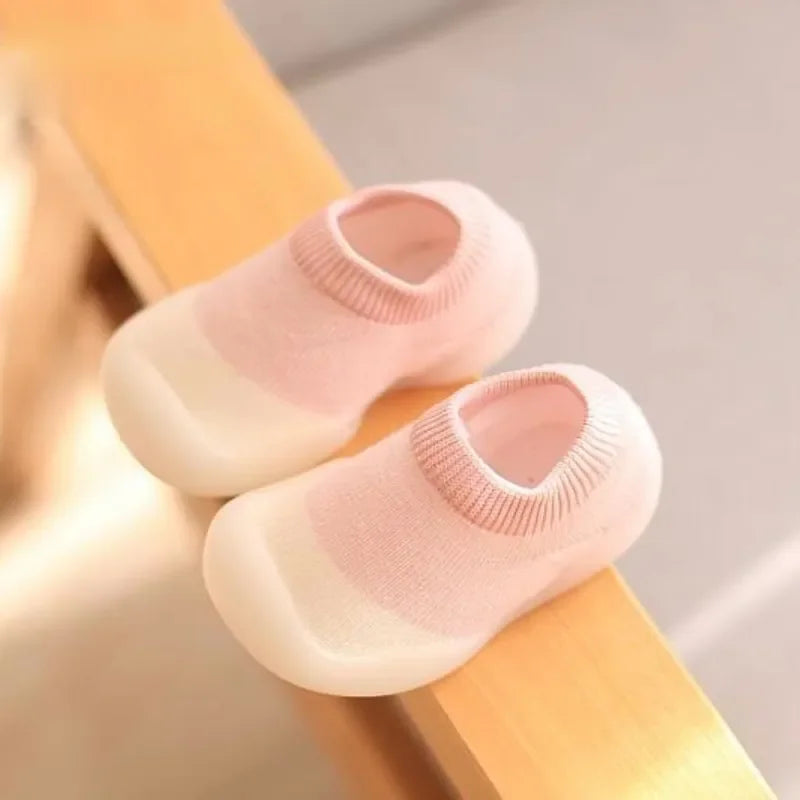 Sapatinhos Primeiros Passos Cute Steps Lenogue para Bebês Seguros e Confortáveis
