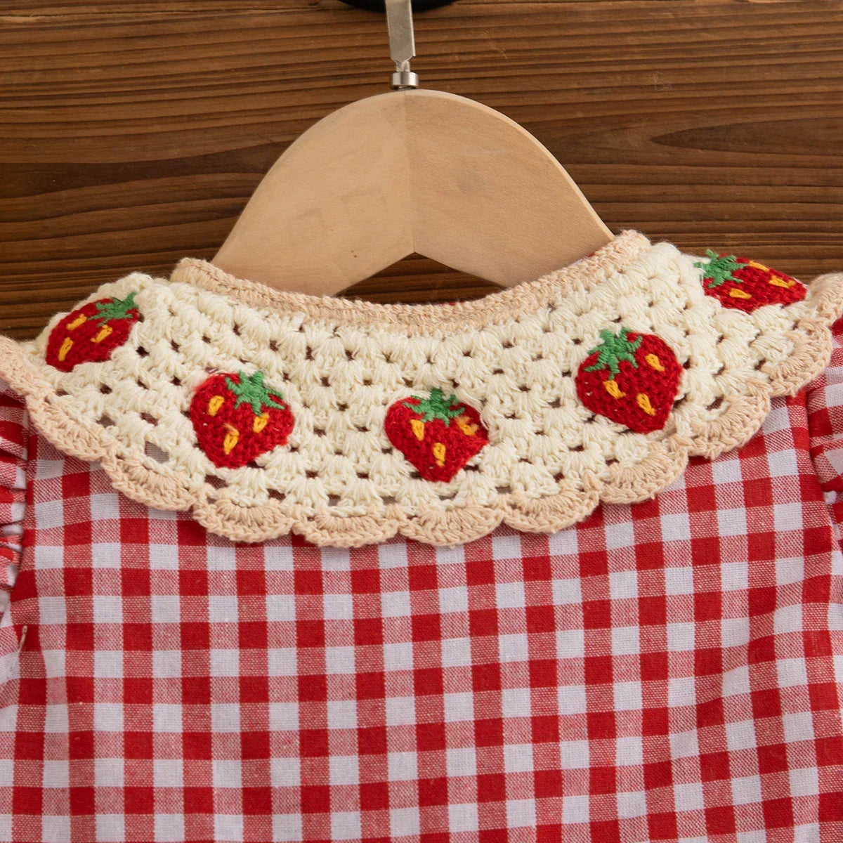 Vestido Infantil Algodão Xadrez Vermelho Morango Lenogue